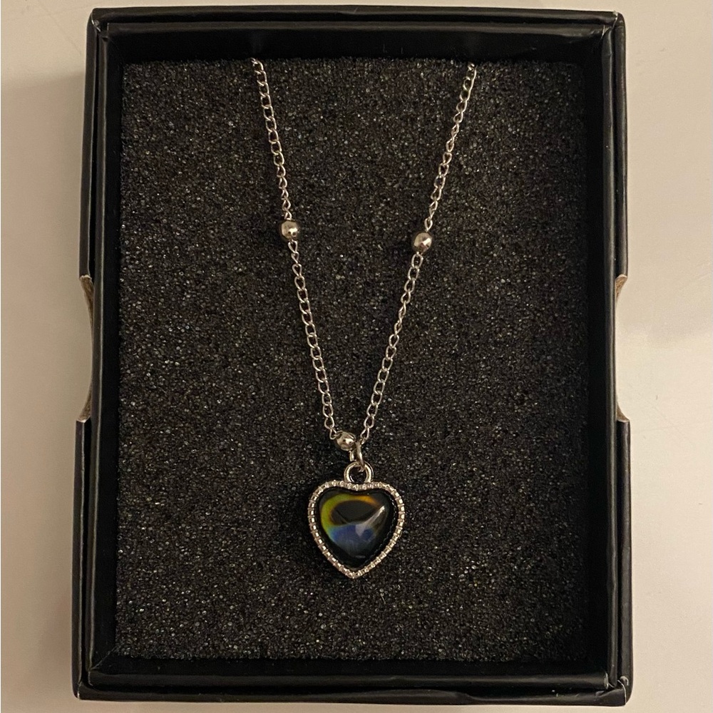 Y2K Silver Heart Mood-Changing Necklace